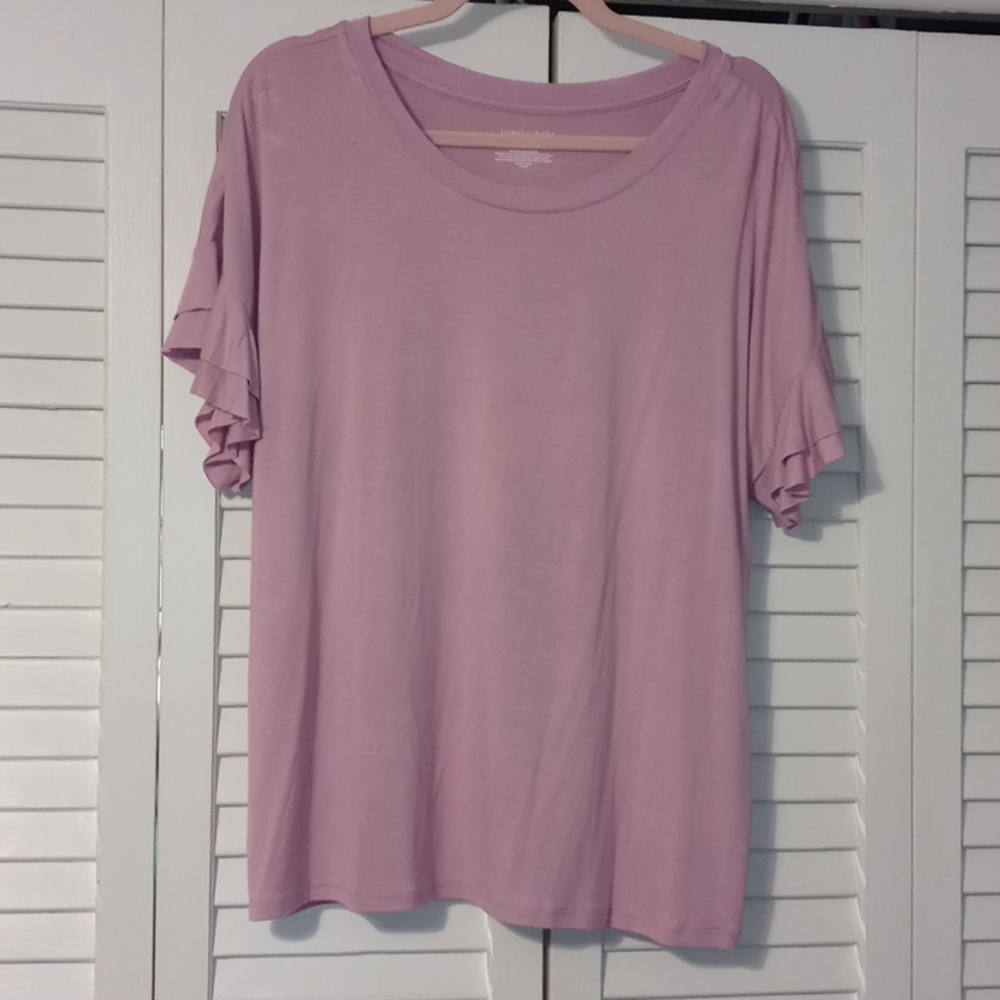 ❤  Violet Ruffle Sleeve Top!